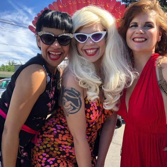 Meet your Posher, Alex - Picture 2 of 3